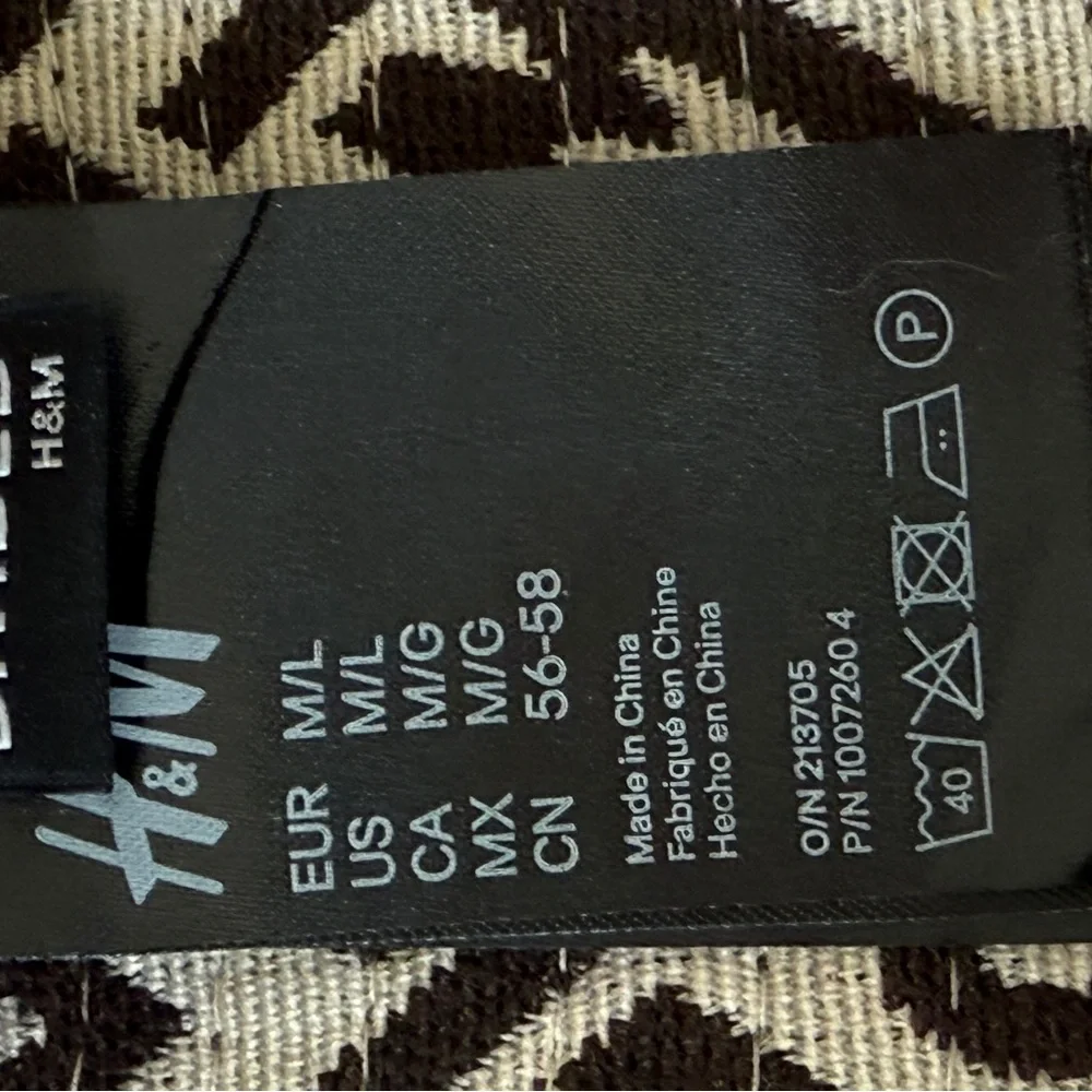 H&M Monochrome Patterned Hat - Picture 3 of 3